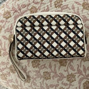 Womens Patterned Wristlet Clutch - White, Brown, Navy